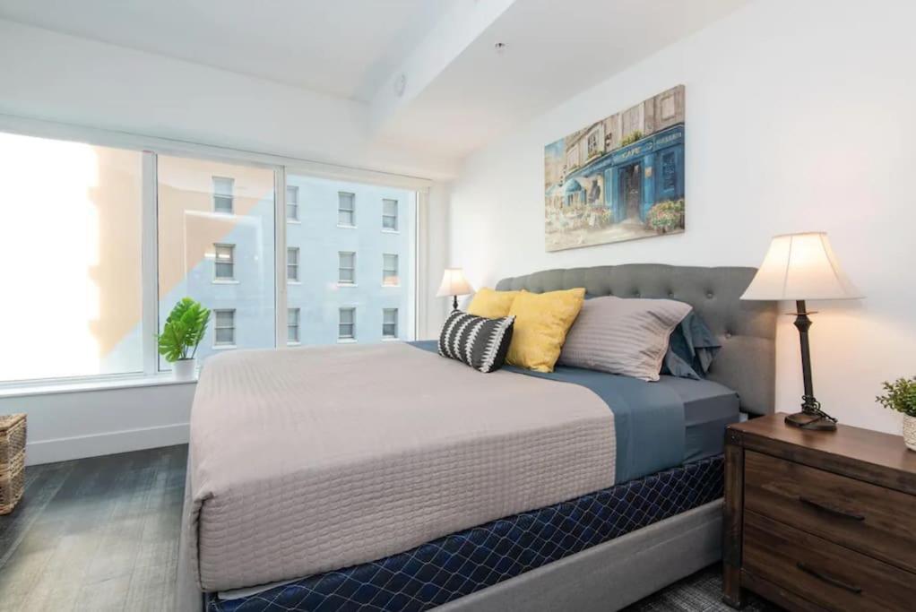 High Rise 3 Bedroom Sleeps 9 Walk To Cripto Arena In 20 Minutes Apartment