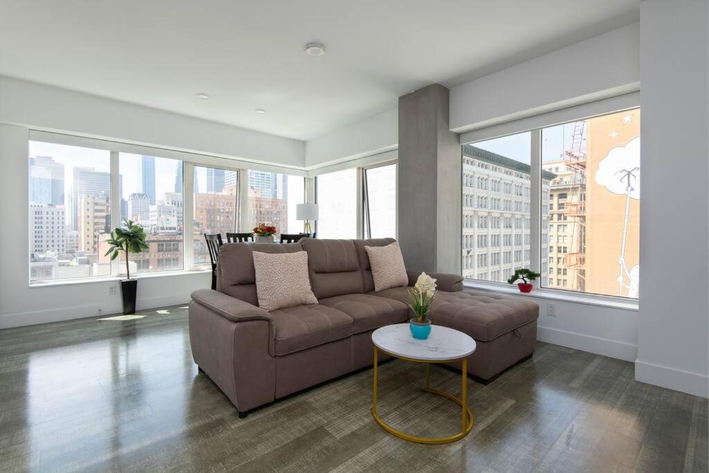 High Rise 3 Bedroom Sleeps 9 Walk To Cripto Arena In 20 Minutes Apartment Los Angeles
