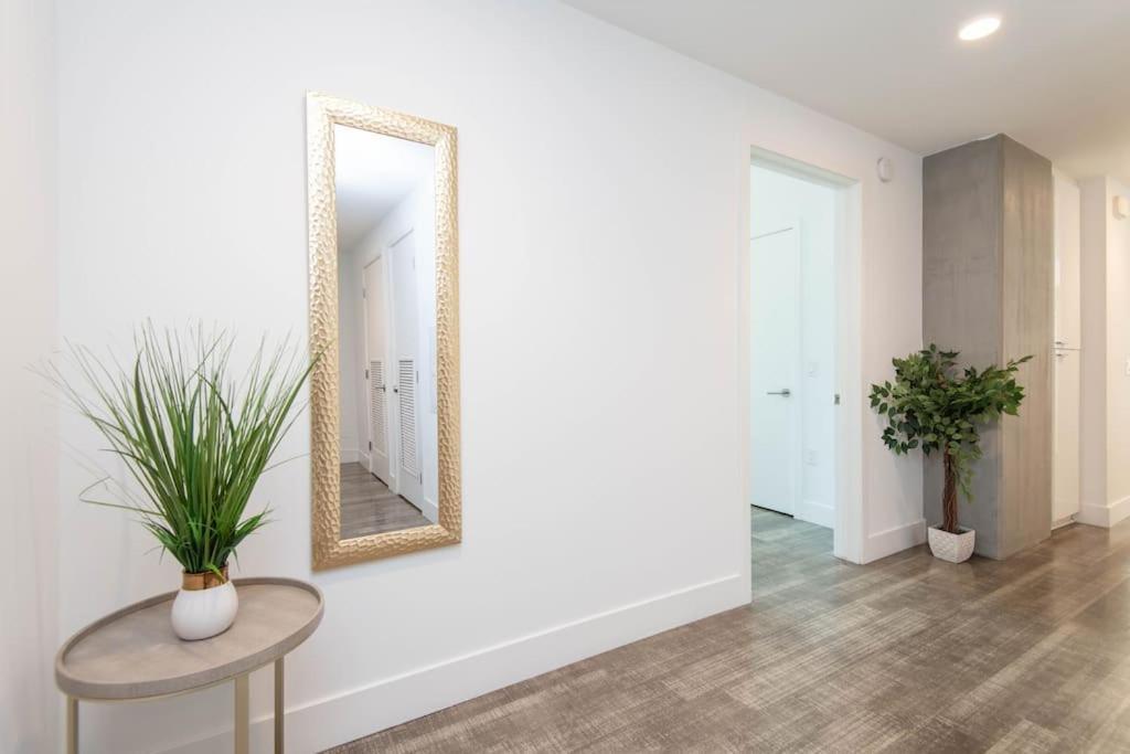 Apartment High Rise 3 Bedroom Sleeps 9 Walk To Cripto Arena In 20 Minutes Los Angeles