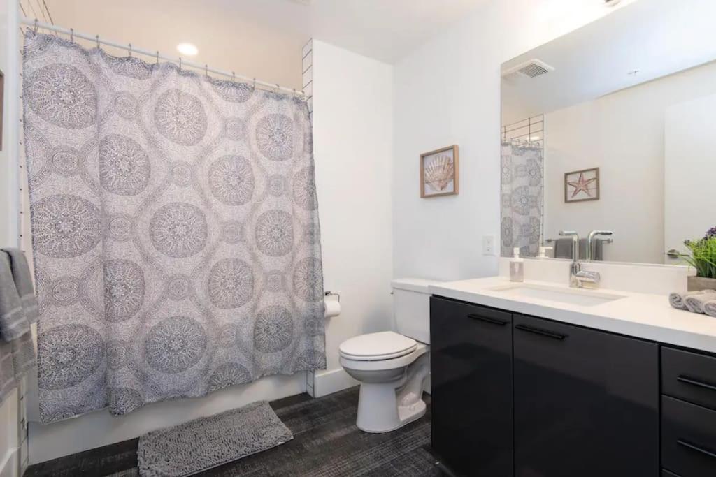 High Rise 3 Bedroom Sleeps 9 Walk To Cripto Arena In 20 Minutes Apartment *