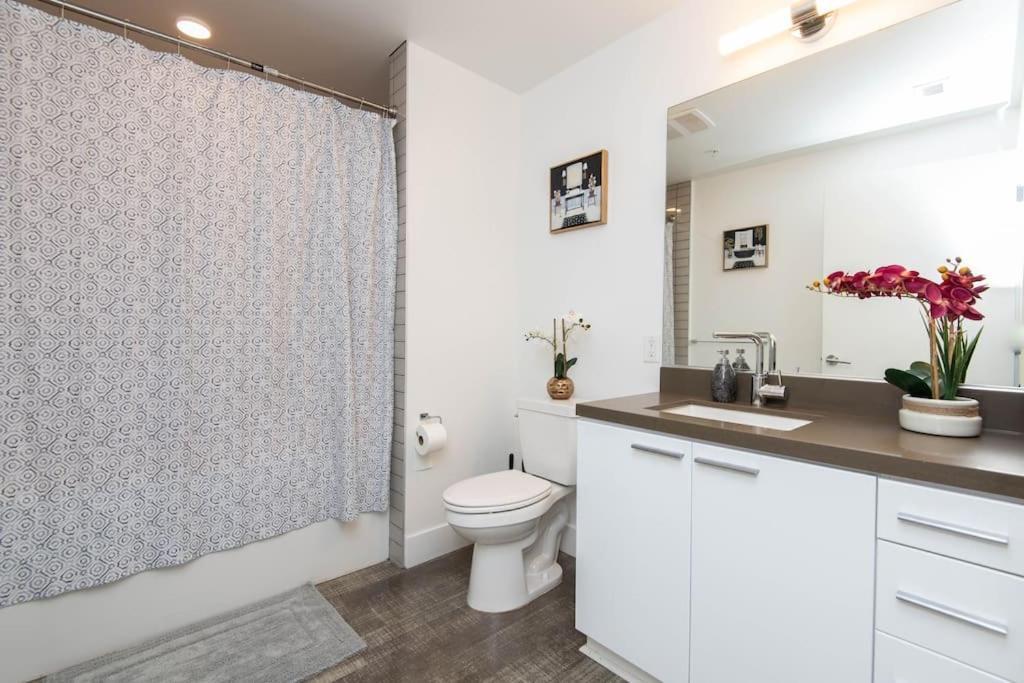 High Rise 3 Bedroom Sleeps 9 Walk To Cripto Arena In 20 Minutes Apartment Los Angeles